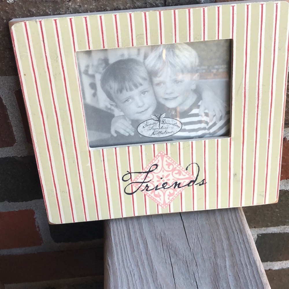 Boutique distressed picture frame NWT